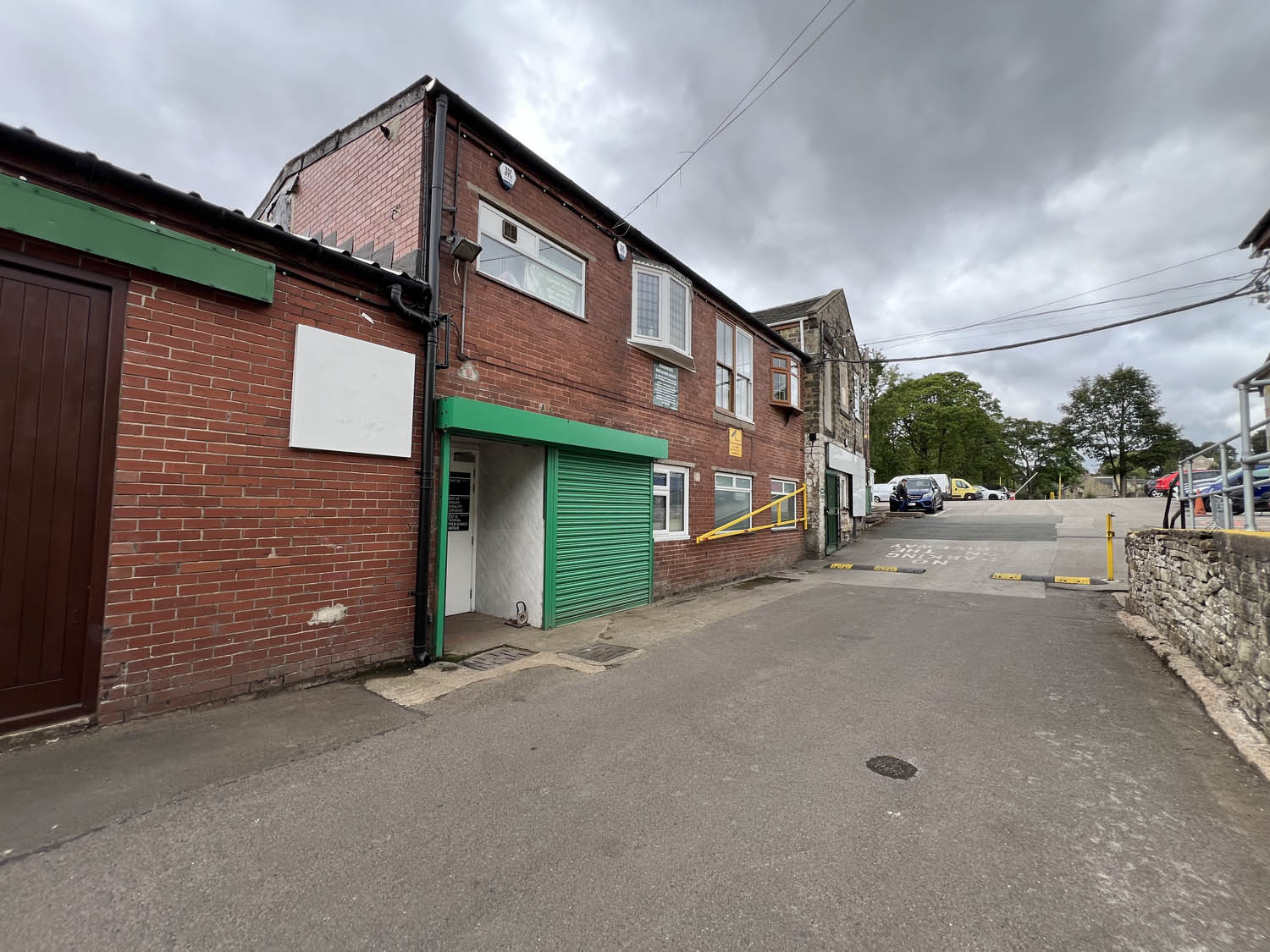 An image of our drive and units.